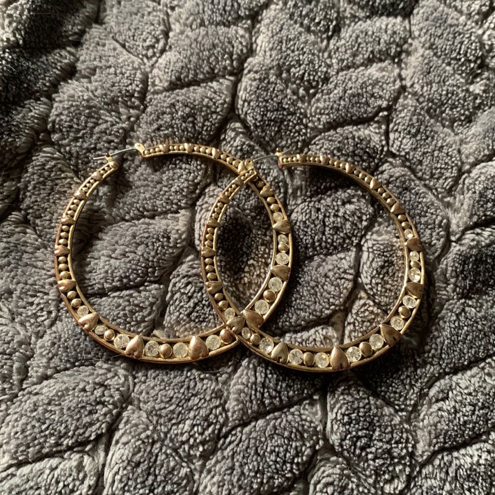 Betsey Johnson gold hoops